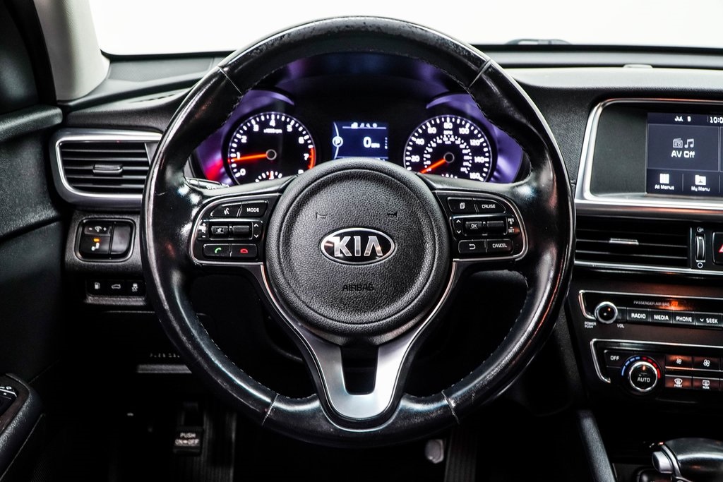 Vehicle image 41 of 48