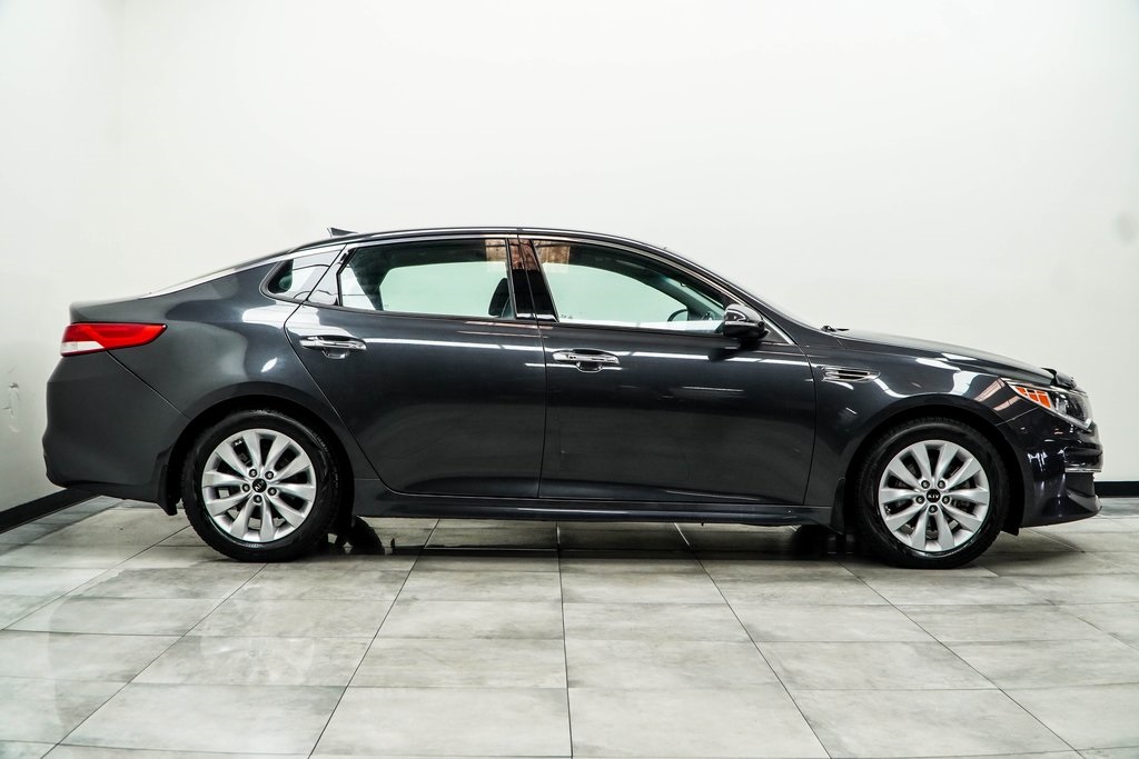 Vehicle image 5 of 48