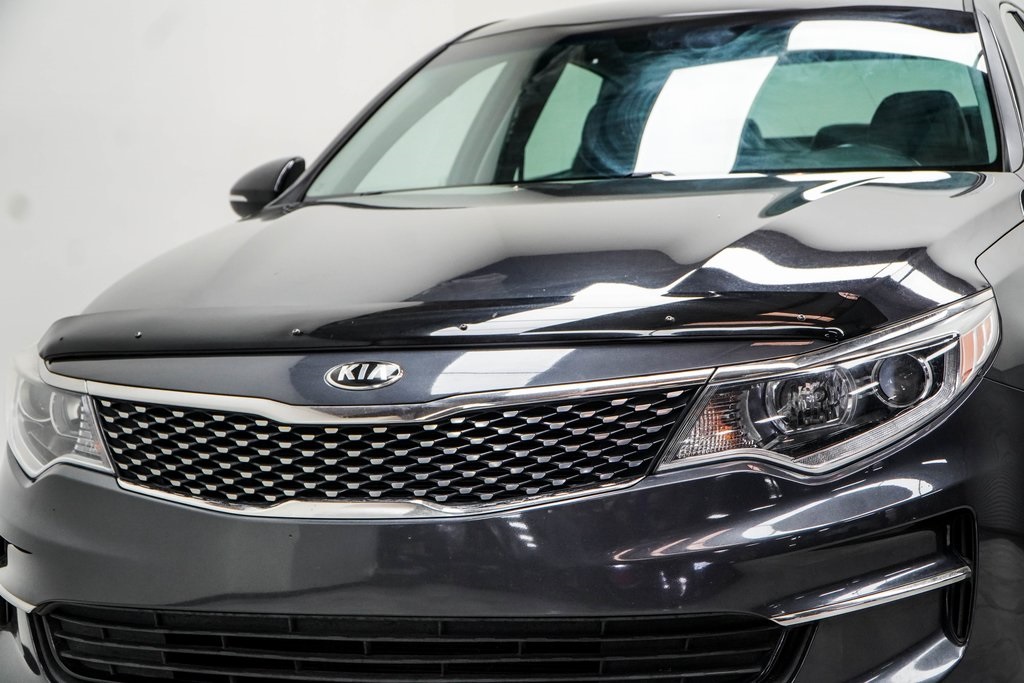 Vehicle image 47 of 48