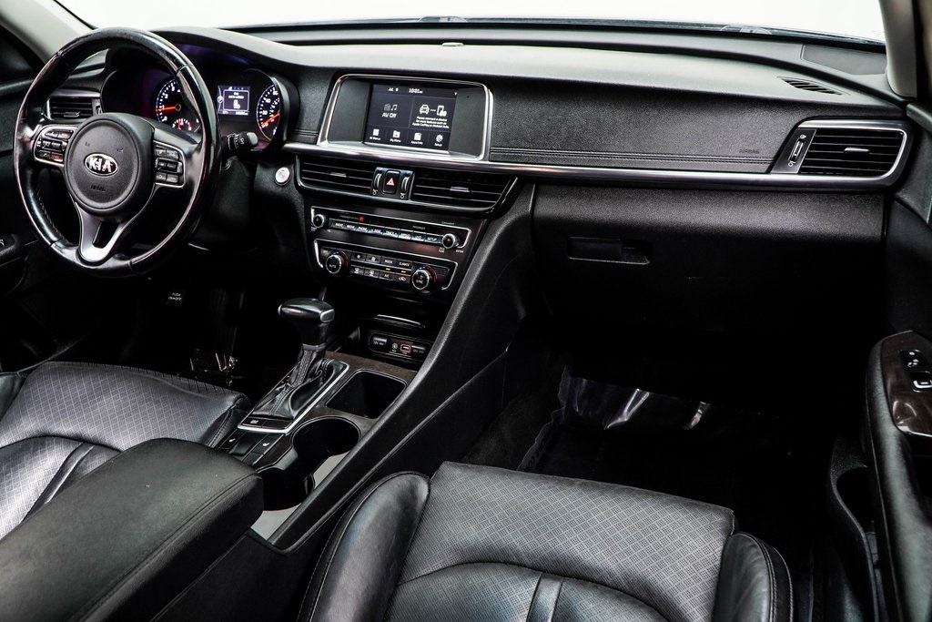 Vehicle image 16 of 48