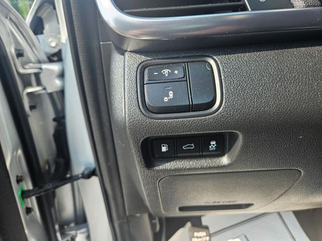Vehicle image 70 of 73