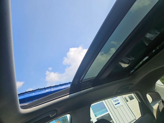 Vehicle image 58 of 73