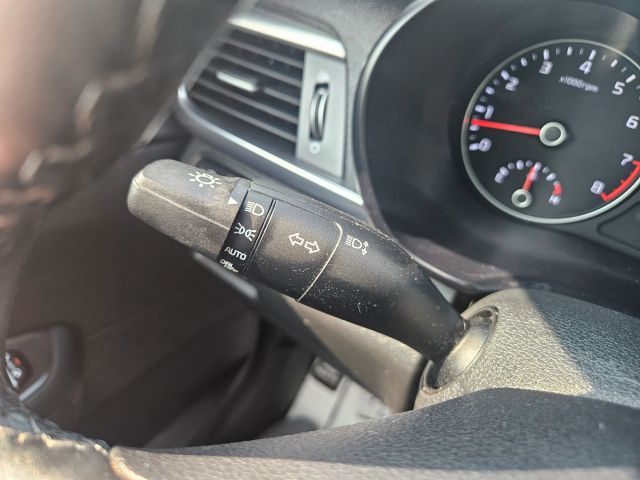 Vehicle image 47 of 73