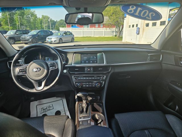 Vehicle image 33 of 73
