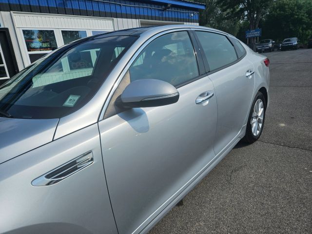 Vehicle image 3 of 73