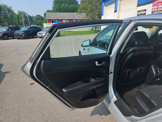 Vehicle image 35 of 73