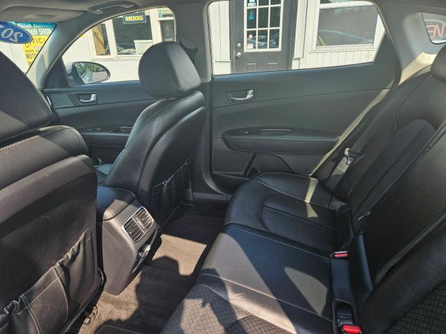 Vehicle image 30 of 73