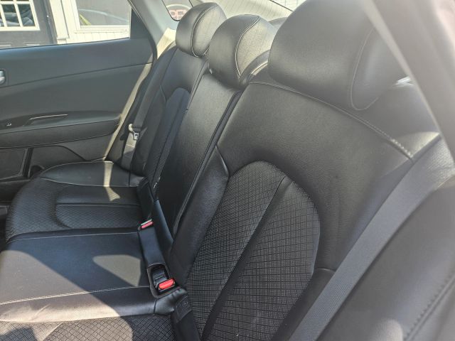Vehicle image 28 of 73