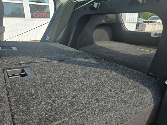 Vehicle image 52 of 73