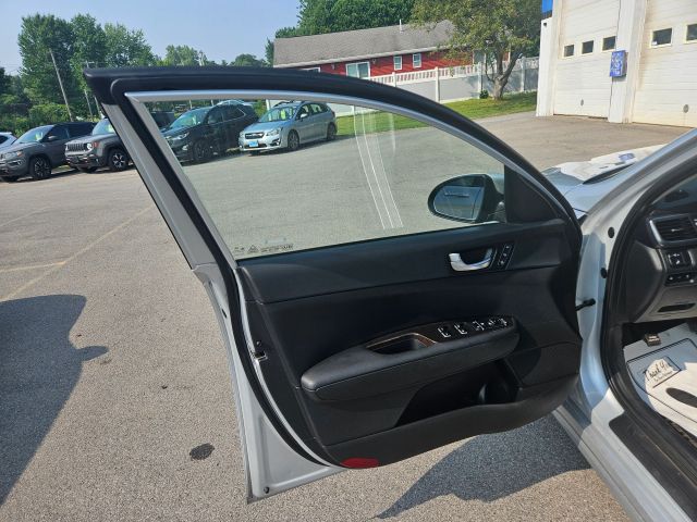 Vehicle image 34 of 73