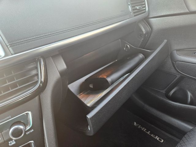 Vehicle image 62 of 73