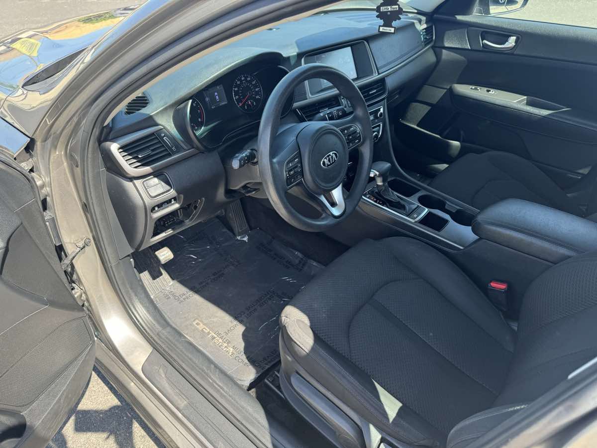 Vehicle image 11 of 15