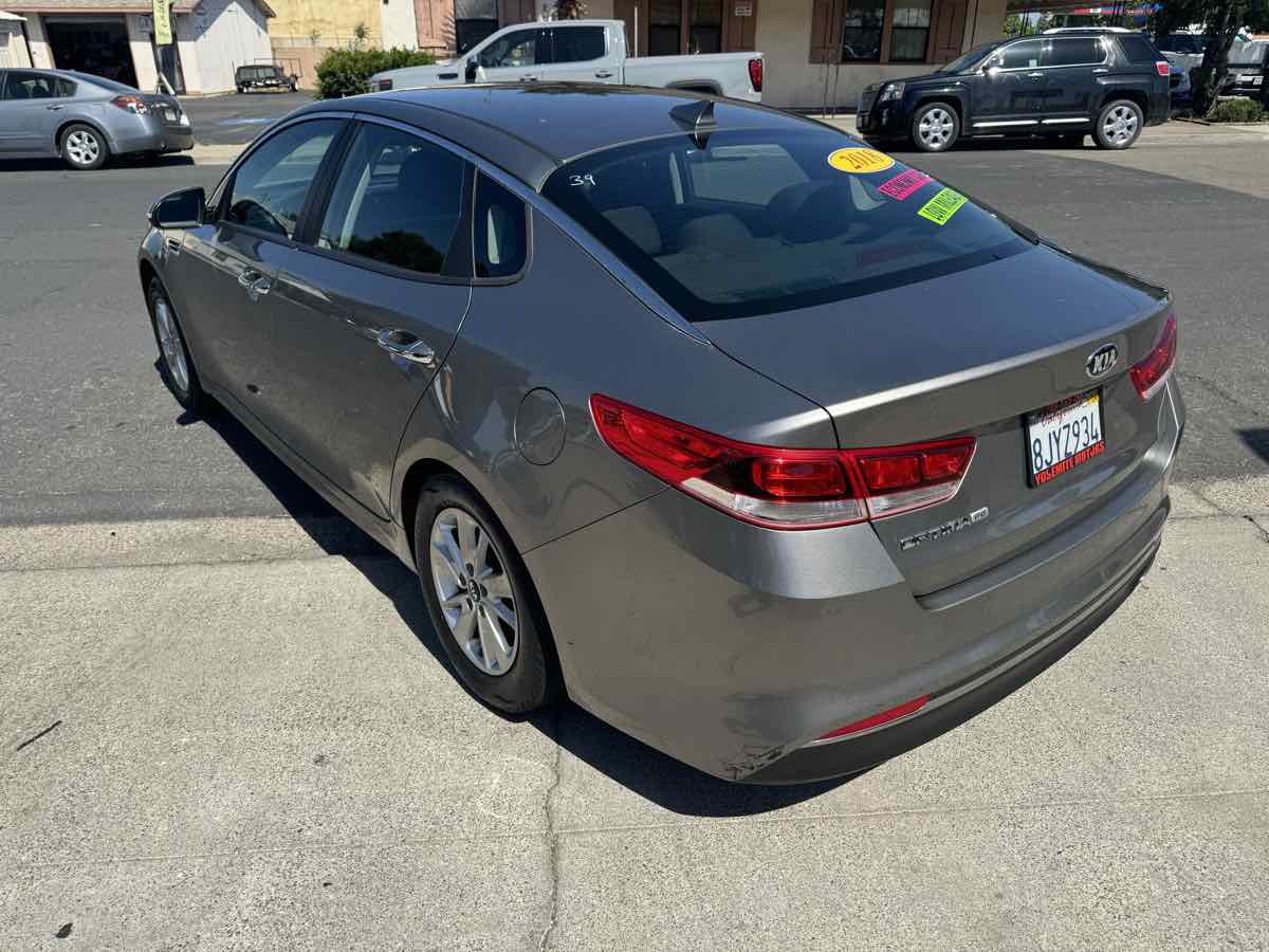 Vehicle image 7 of 15