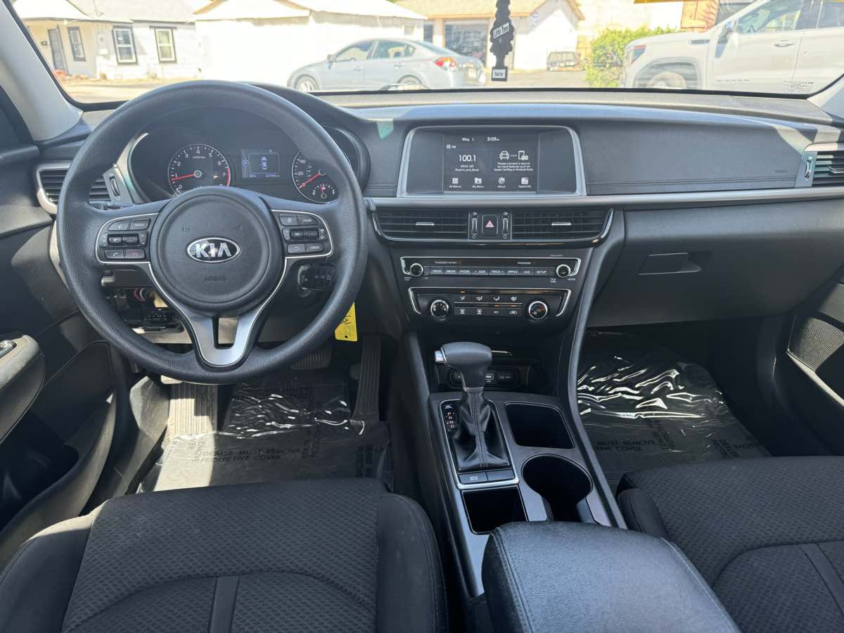 Vehicle image 10 of 15