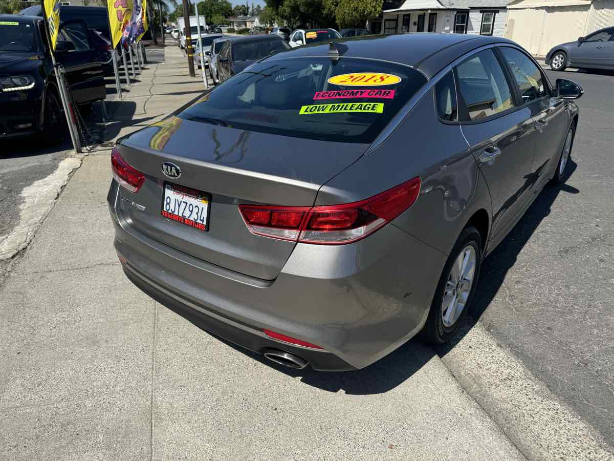 Vehicle image 6 of 15