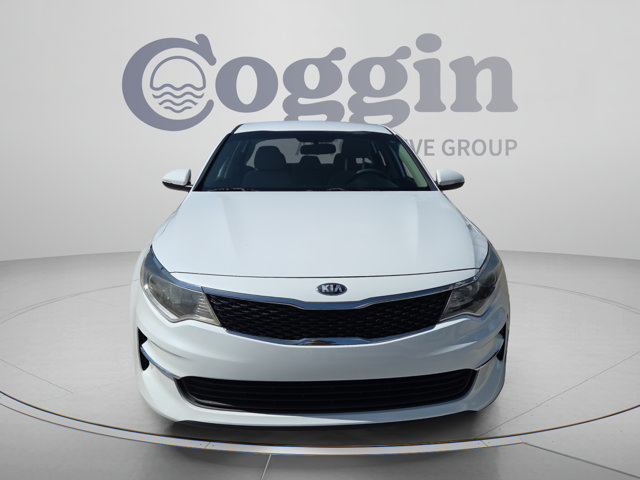 2018 Kia Optima LX Image 2 of 36