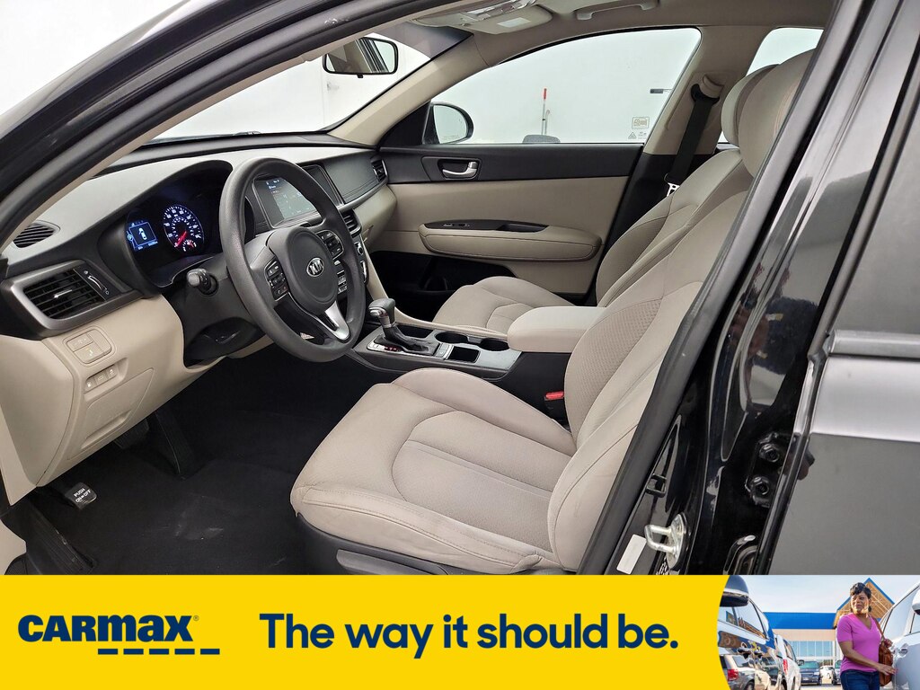 Vehicle image 14 of 27