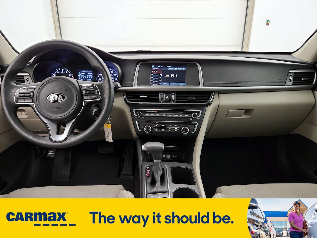 Vehicle image 11 of 27
