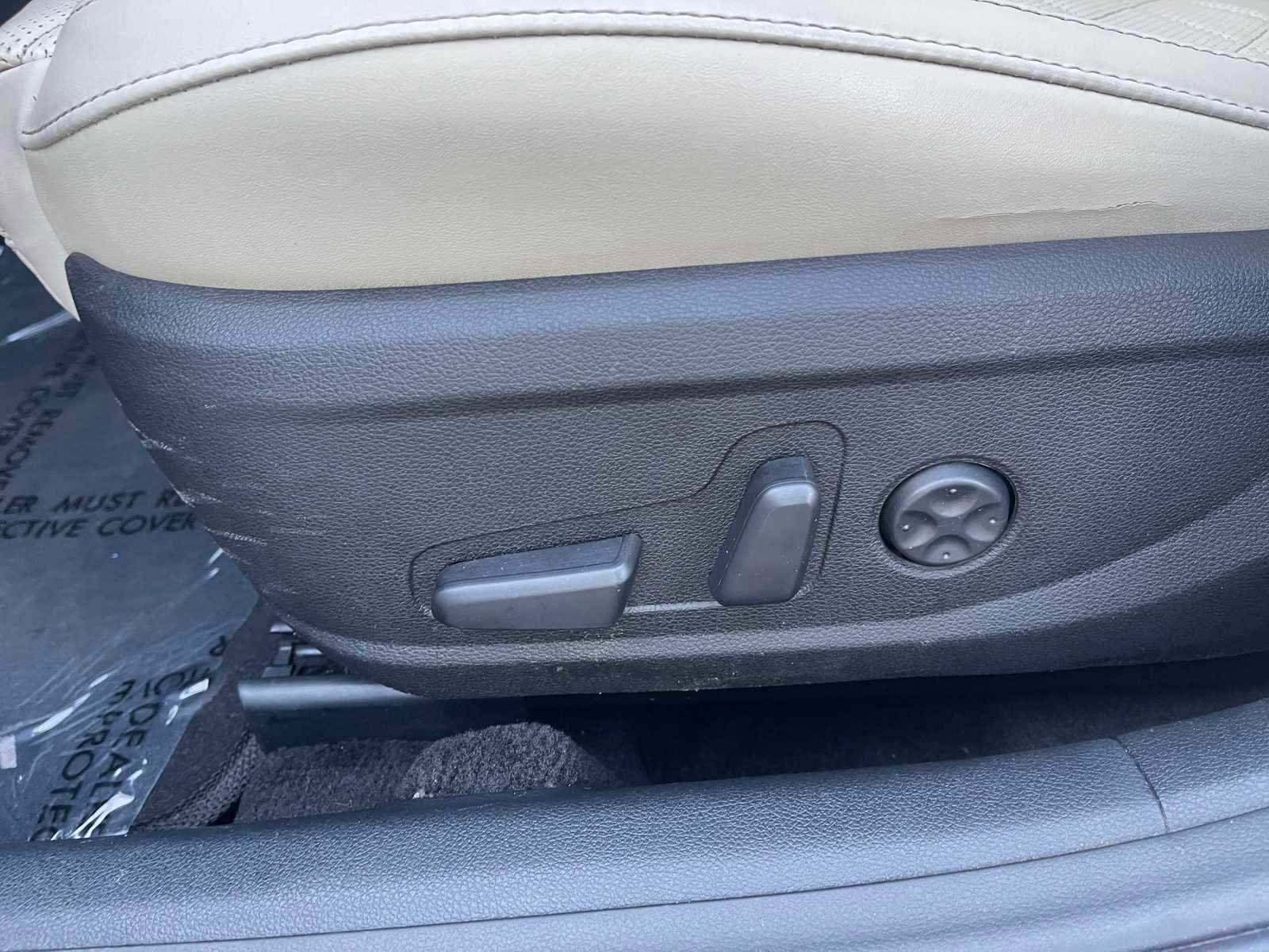 Vehicle image 19 of 28