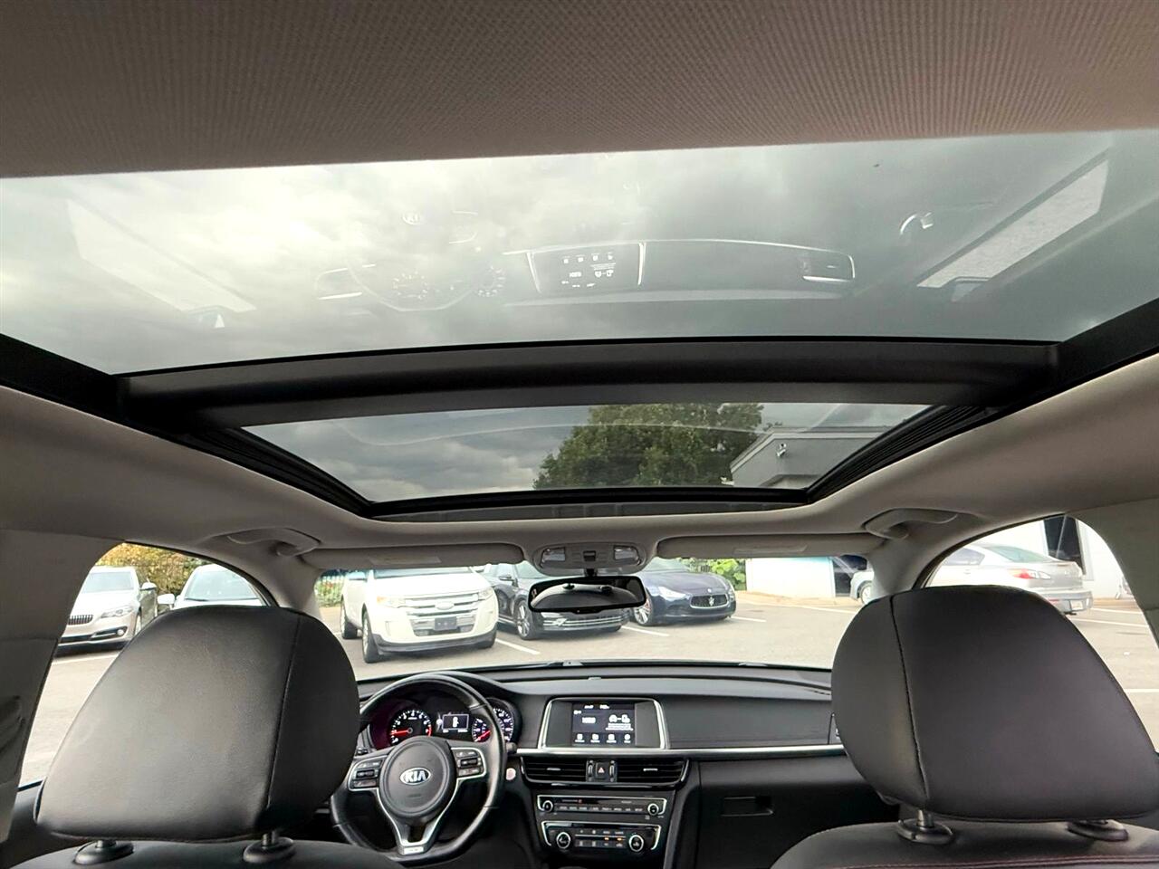 Vehicle image 21 of 45