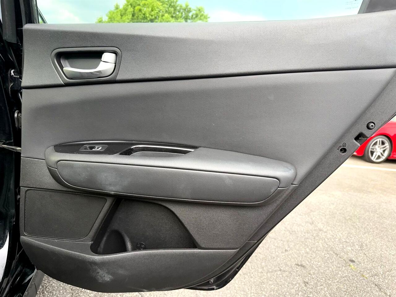 Vehicle image 32 of 45