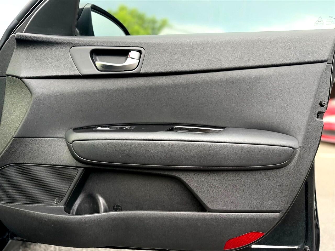 Vehicle image 31 of 45