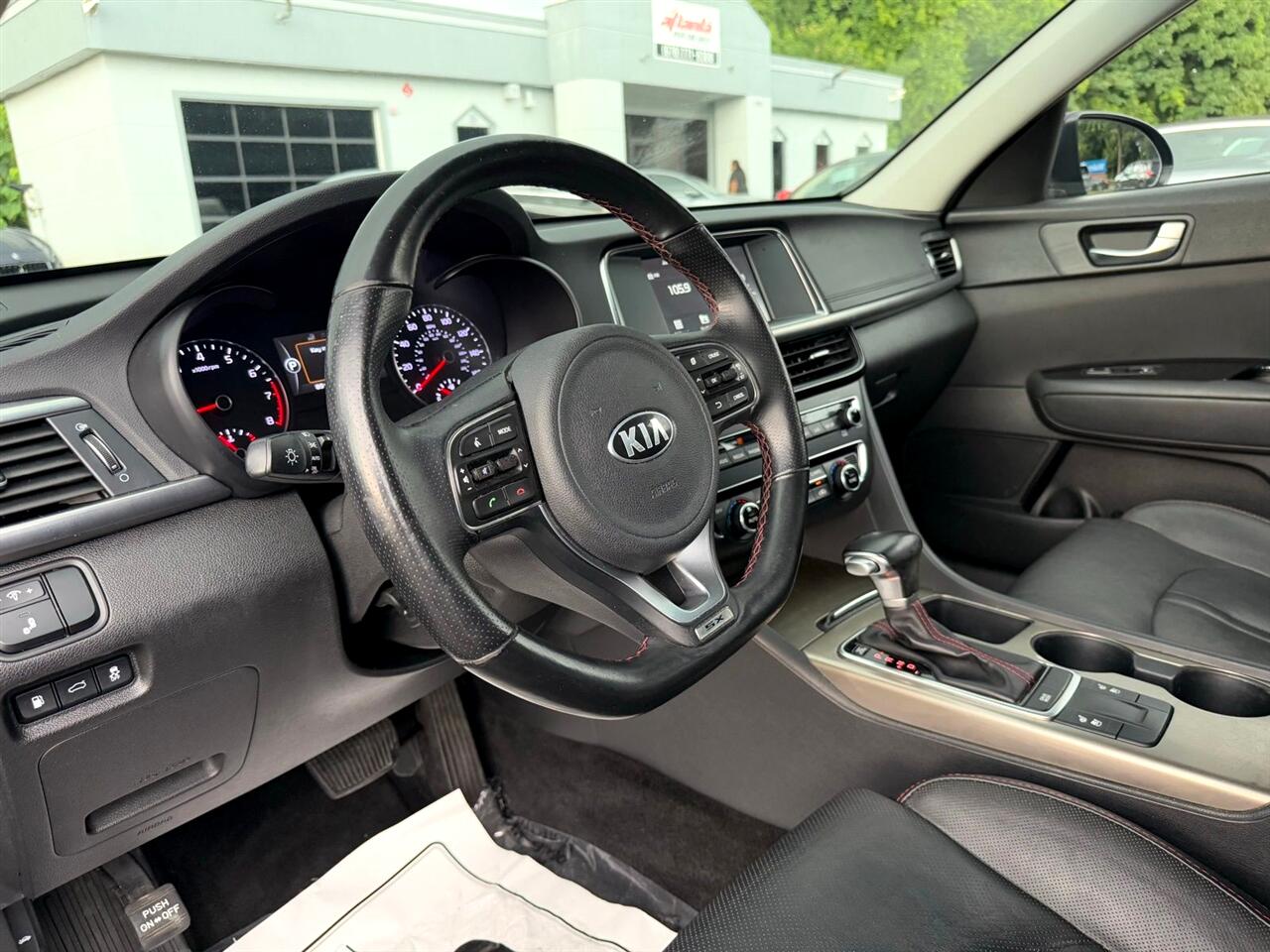 Vehicle image 22 of 45