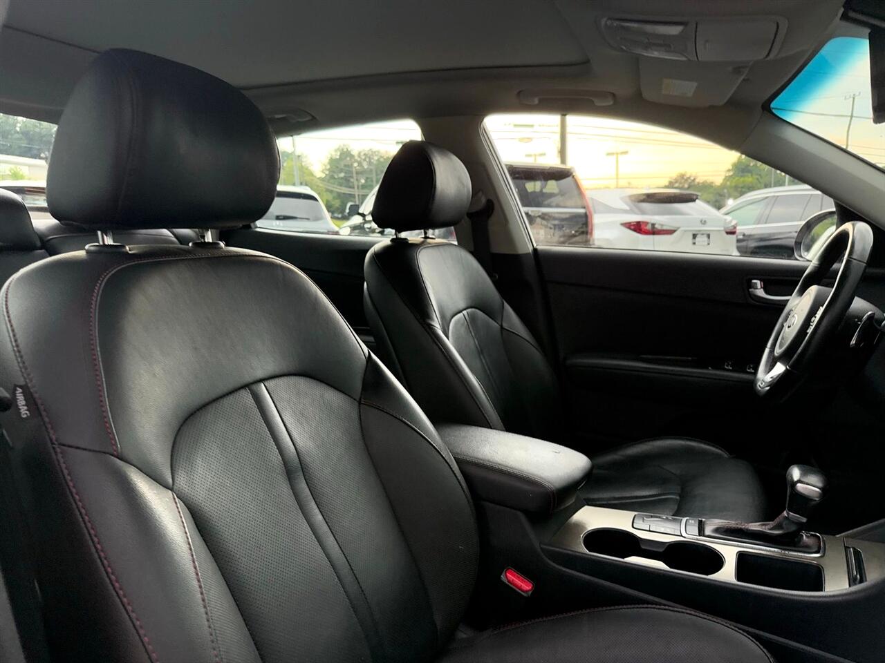Vehicle image 14 of 45