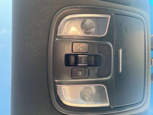 Vehicle image 15 of 28