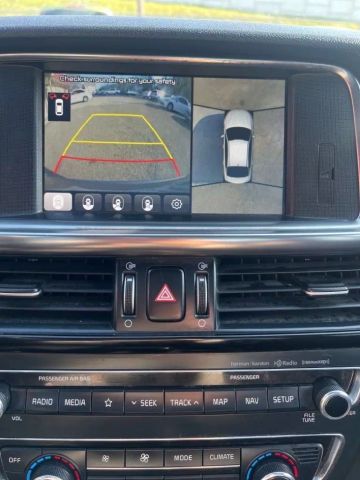 Vehicle image 14 of 28