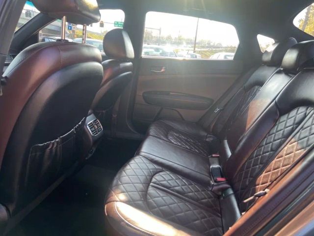 Vehicle image 22 of 28