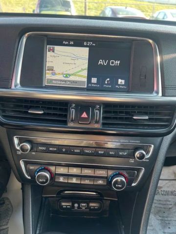 Vehicle image 13 of 28