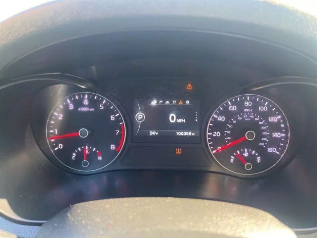 Vehicle image 11 of 28