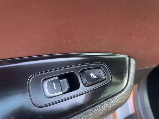Vehicle image 20 of 28