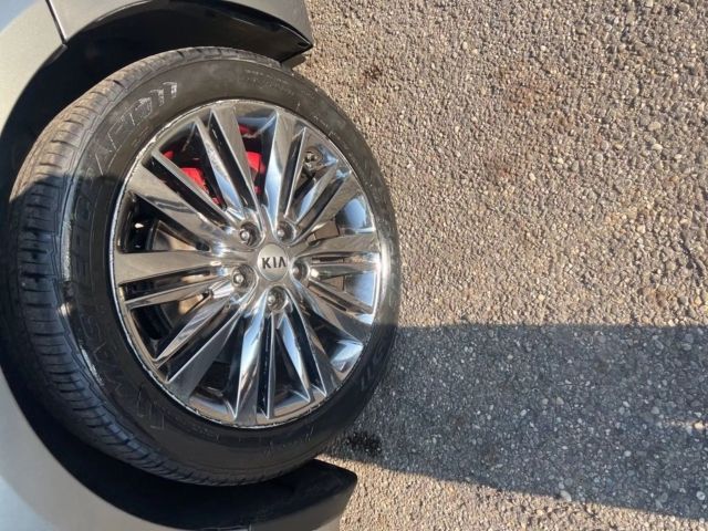 Vehicle image 24 of 28