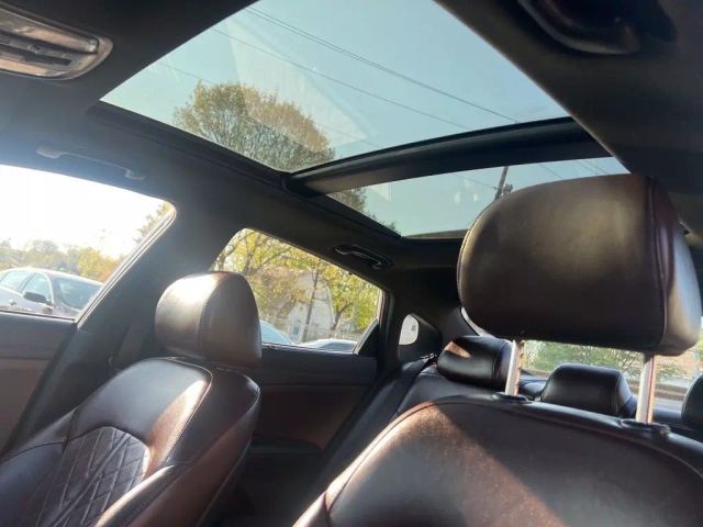 Vehicle image 9 of 28