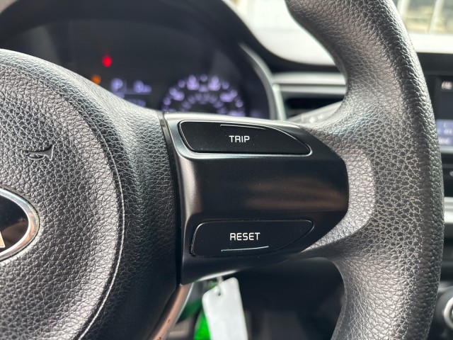 Vehicle image 15 of 19