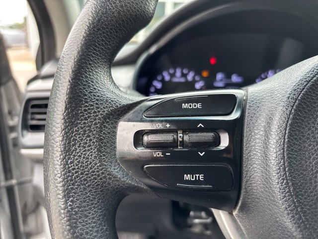 Vehicle image 16 of 19