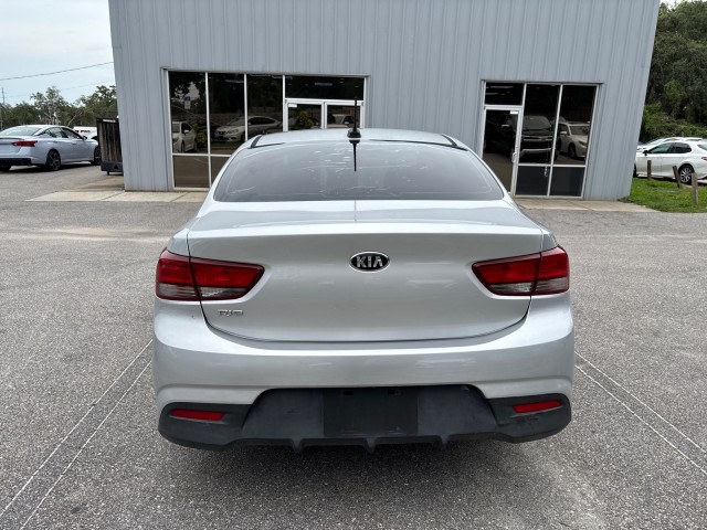 Vehicle image 8 of 19