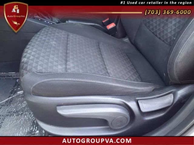 Vehicle image 13 of 26