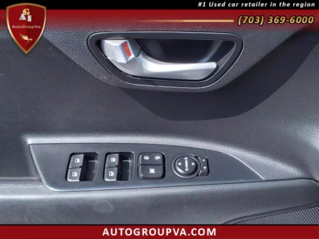 Vehicle image 14 of 26