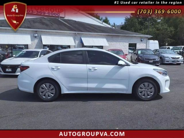 Vehicle image 4 of 26