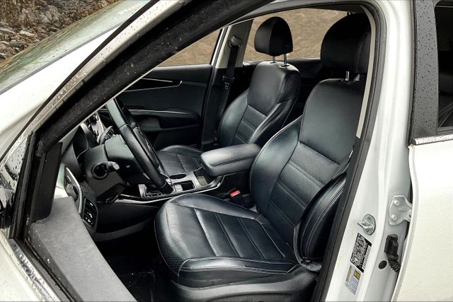 Vehicle image 24 of 34