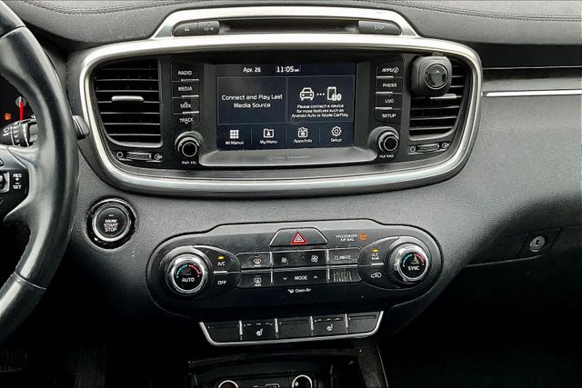 Vehicle image 8 of 34