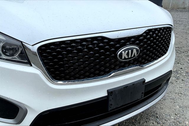 Vehicle image 28 of 34