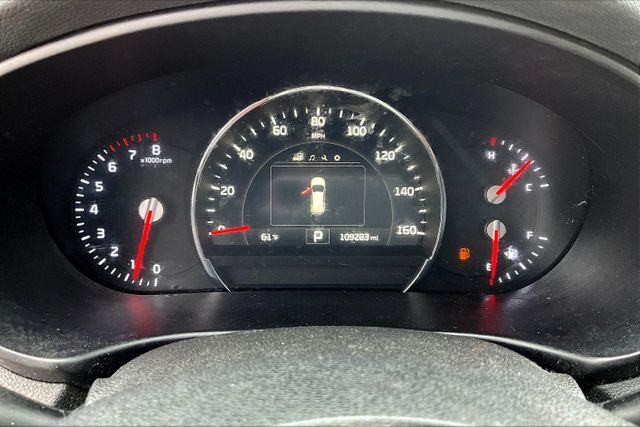 Vehicle image 19 of 34