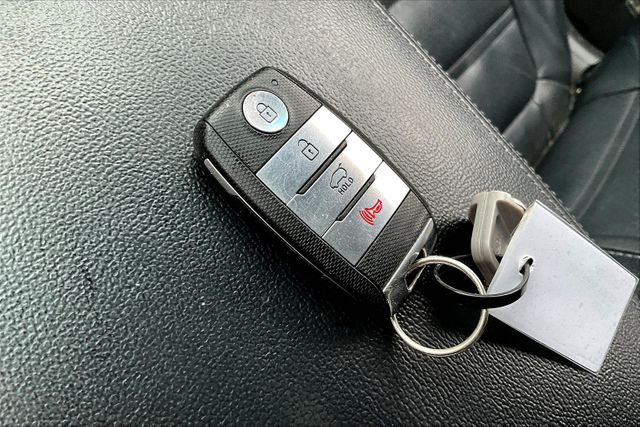 Vehicle image 12 of 34