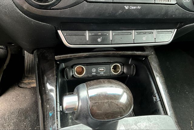 Vehicle image 32 of 34