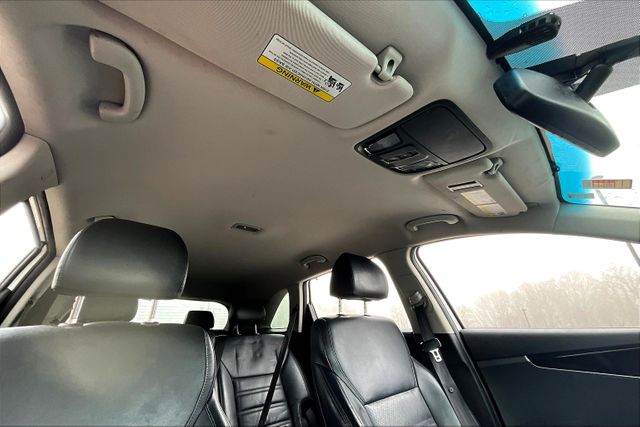 Vehicle image 21 of 34