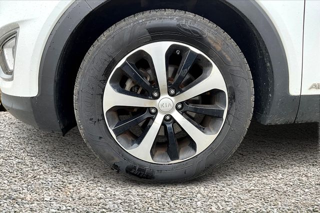 Vehicle image 11 of 34